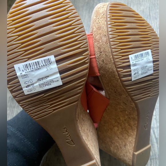 Clarks Womens Annadel Ivory Wedge Sandals - Picture 2 of 3